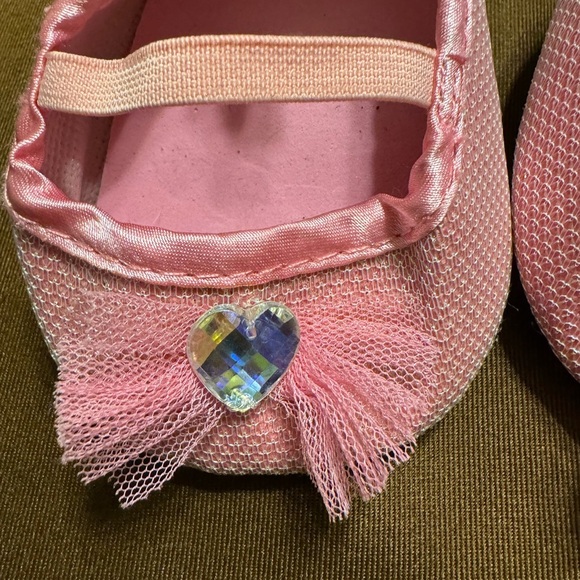 Build A Bear Clothing Accessories - Pink Shimmery Shoes w/heels and heart gem - Picture 4 of 8
